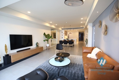 Beautiful and new apartment for rent in Water Mark building